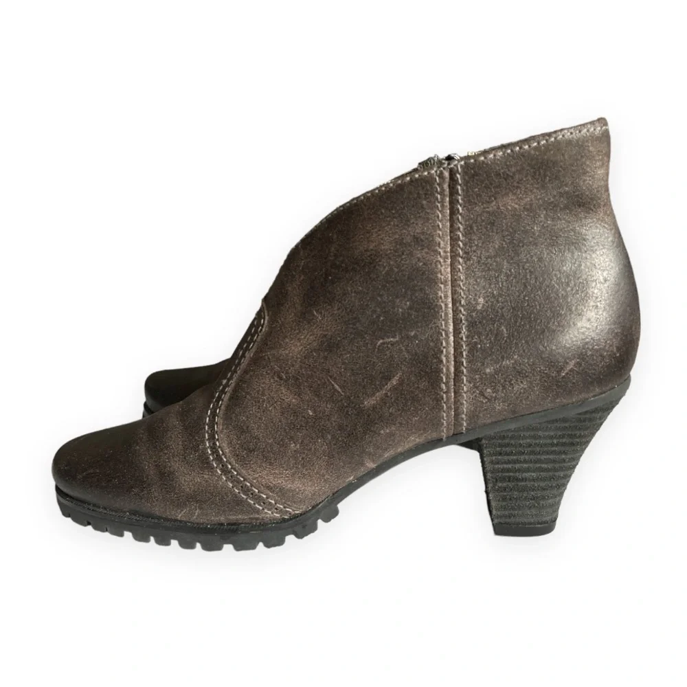 Softwalk Women's Dakota Ankle Boot 7.5N Brown Distressed Suede Leather S1104-240